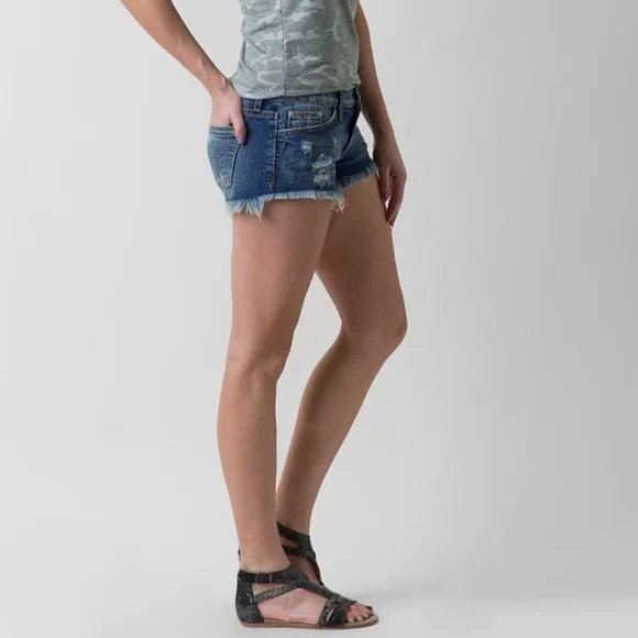 Gilded Intent Frayed Stretch Denim Shorts - Picture 6 of 11